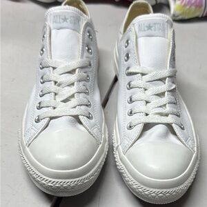 Converse leather low top